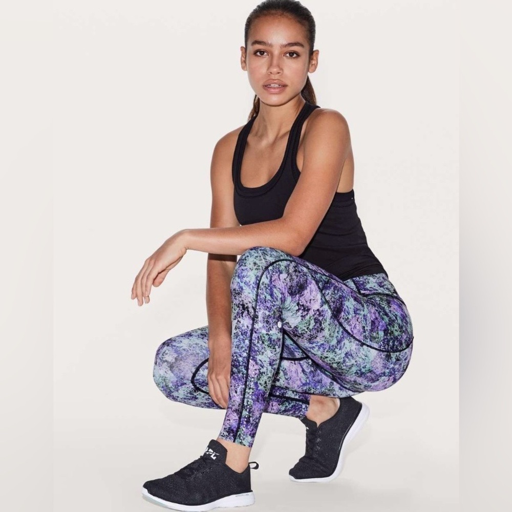 Lululemon Fast & Free 7/8 Tight II *Nulux 25"
Vivid Vision size 4 EUC